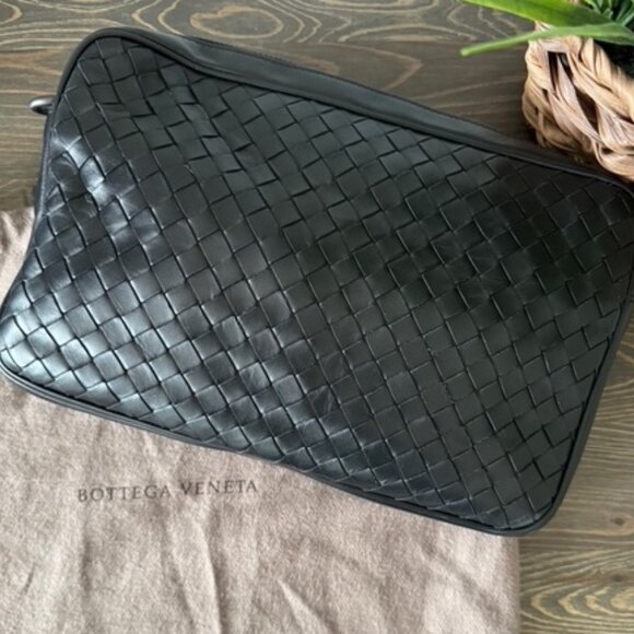 Bottega Veneta Intrecciato Messenger Bag - Picture 2 of 11
